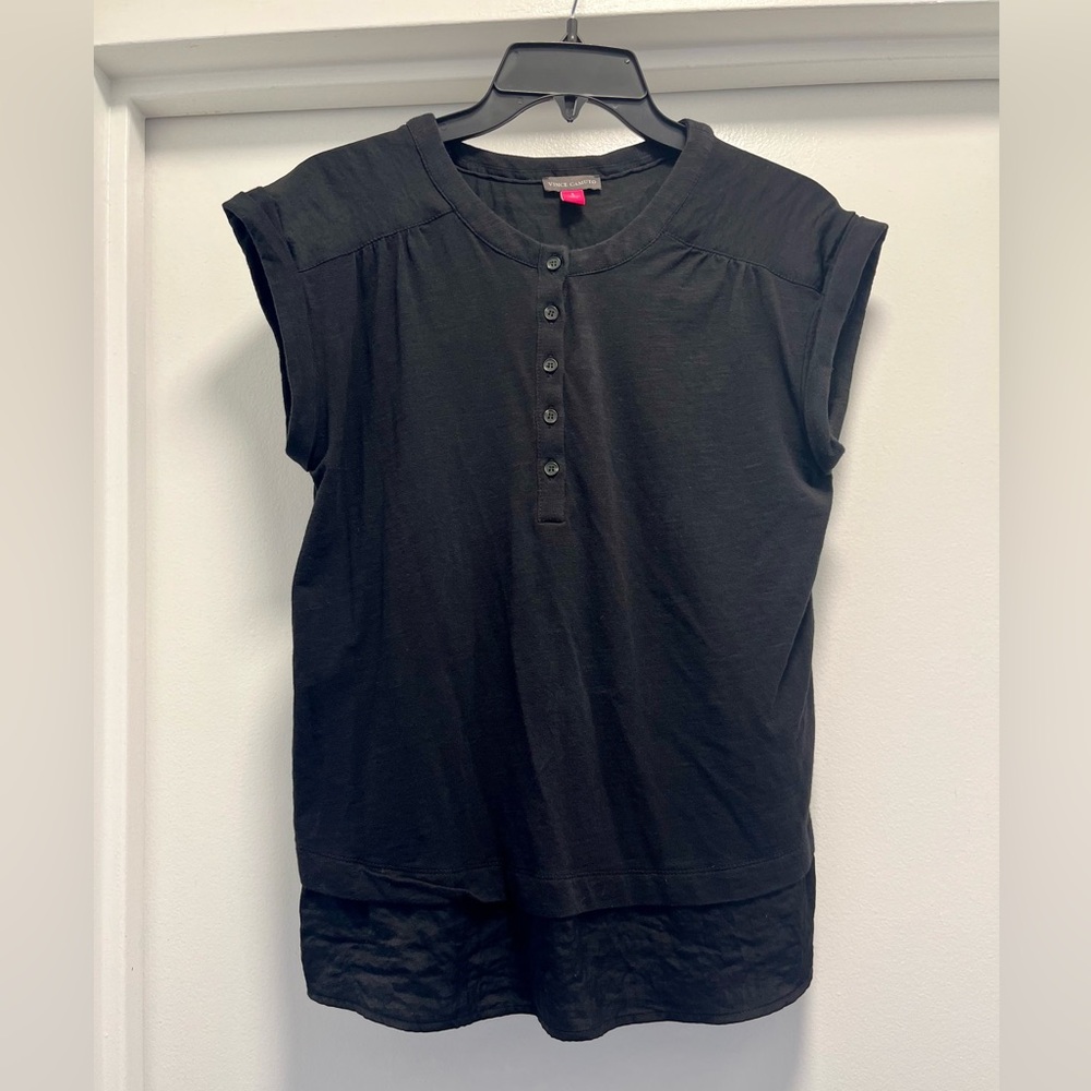 VINCE CAMUTO - Women’s short sleeve crewneck tunic Color Black Sz Small - EUC